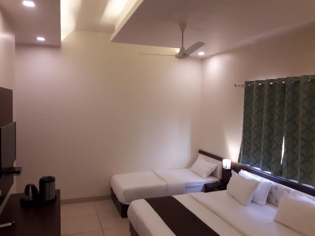 Hotel Paradise Inn Udaipur Exterior photo